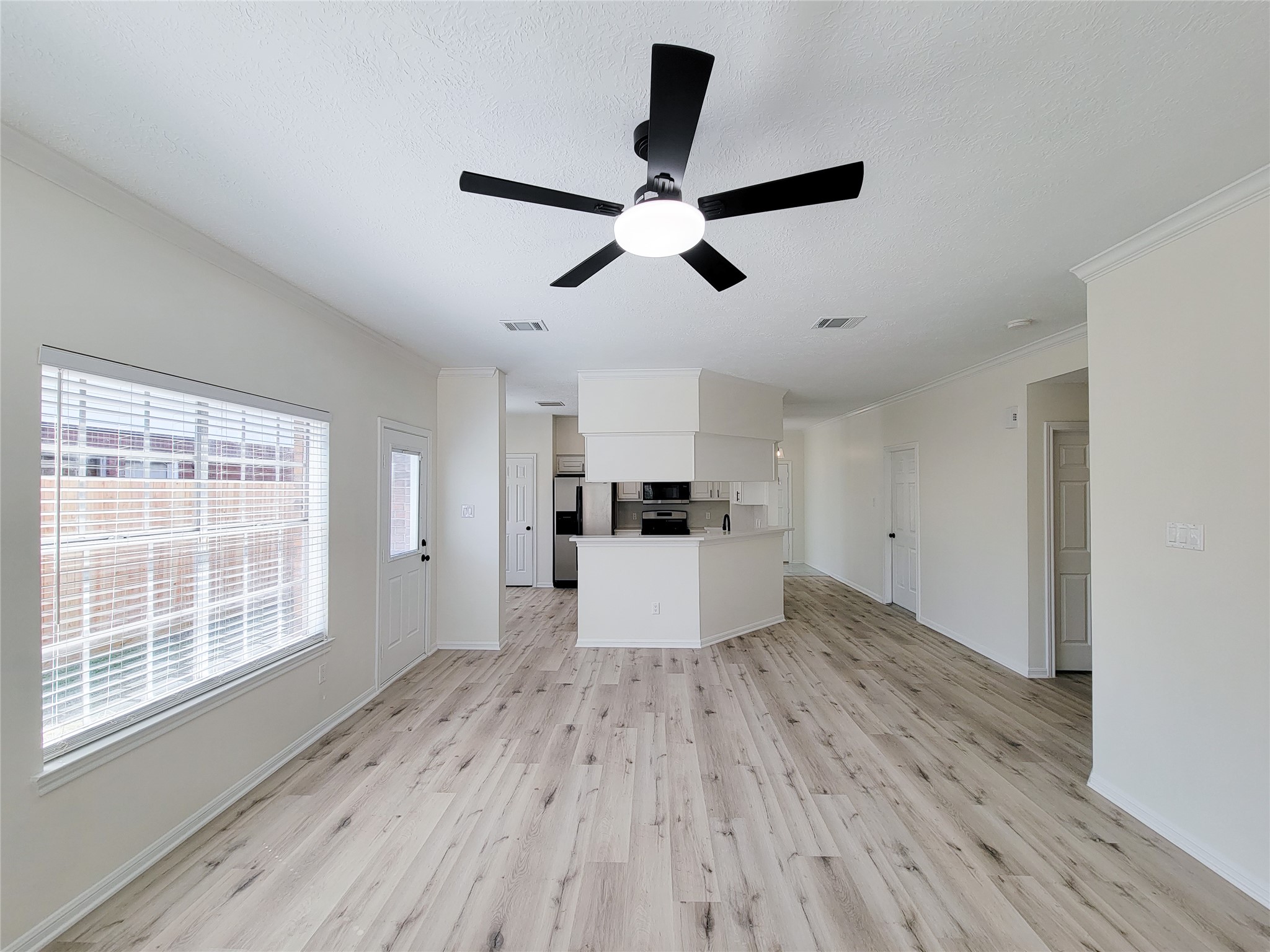 1422 Mabry Mill Road Houston, TX 77062 - Photo 19 of 44 Gallery Image 19