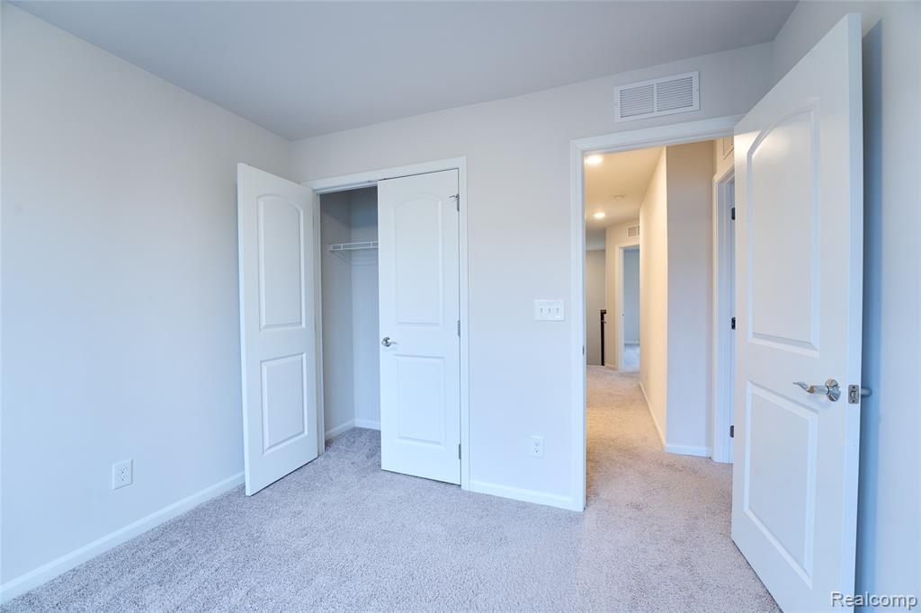 49701 Lantern Way Canton, MI 48188 - Photo 14 of 27