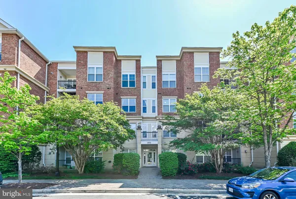 $2,400 | 815 Branch Drive, Unit 401, Herndon, VA 20170