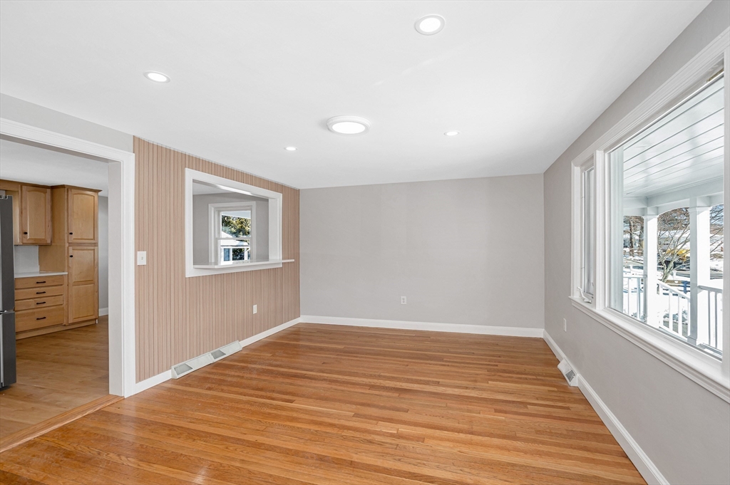 101 Everett Street Lawrence, MA 01843 - Photo 4 of 34