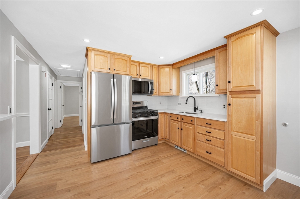 101 Everett Street Lawrence, MA 01843 - Photo 8 of 34