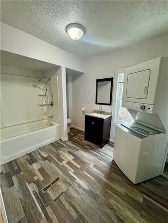 $1,800 | 59 Clark Avenue, Irondequoit, NY 14609