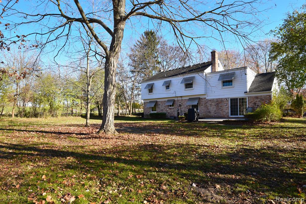 32855 Old Post Road Franklin, MI 48025 - Photo 27 of 36