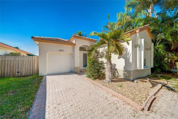 $725,000 | 2924 Northwest 99th Place, Doral, FL 33172