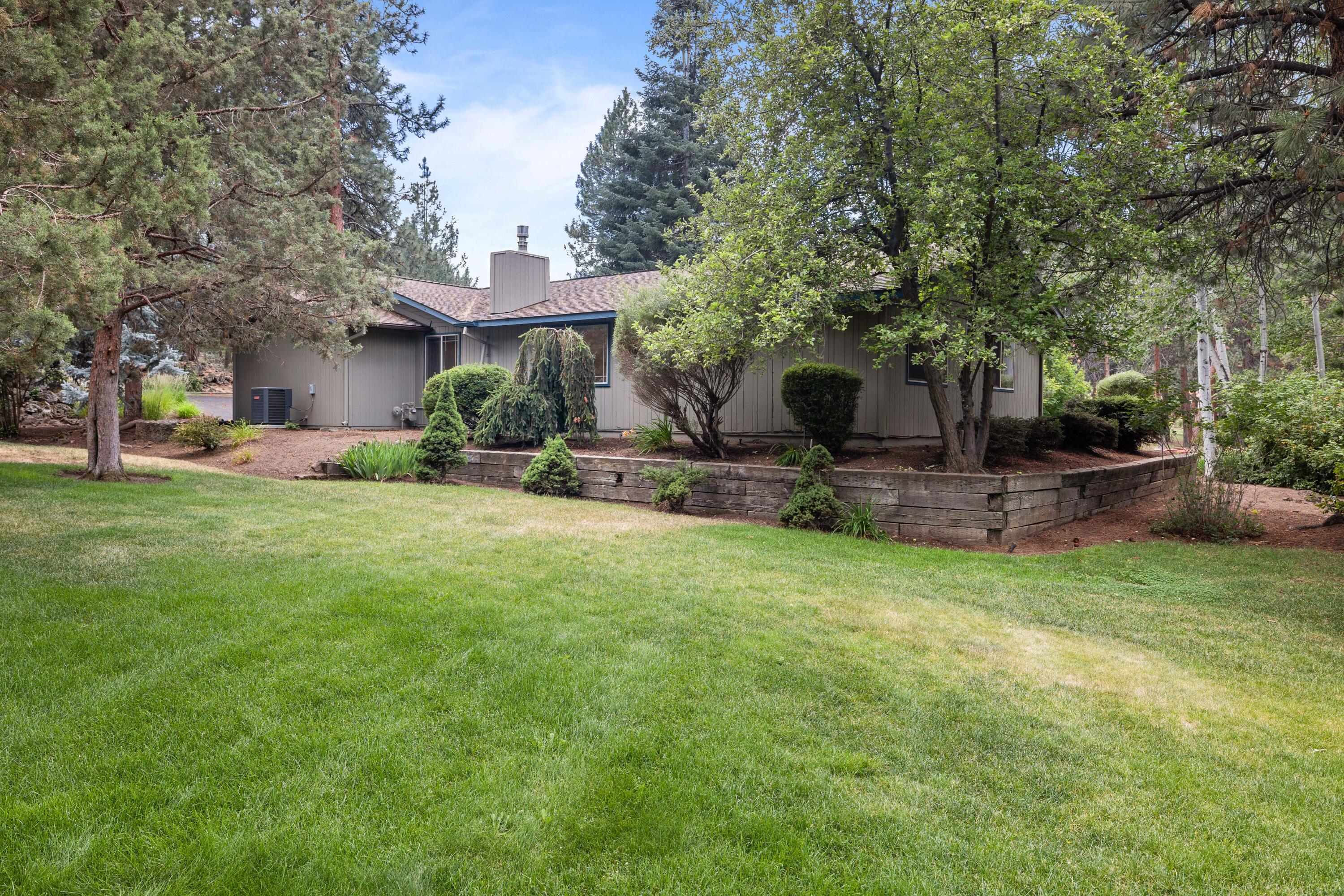 20398 Donkey Sled Road Bend, OR 97702 - Photo 33 of 44 66