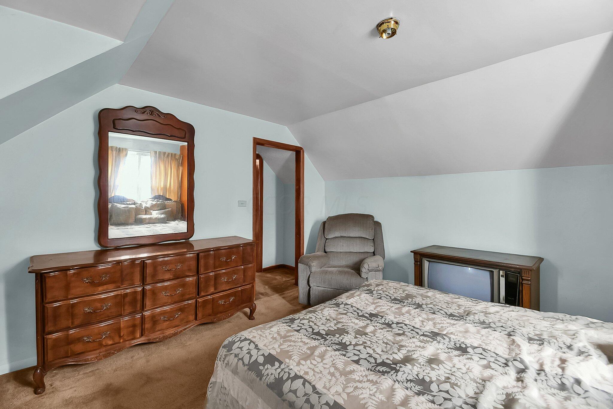 1802 Devonshire Road Columbus, OH 43219 - Photo 13 of 28 13-web-or-mls-1802-devonshire-rd