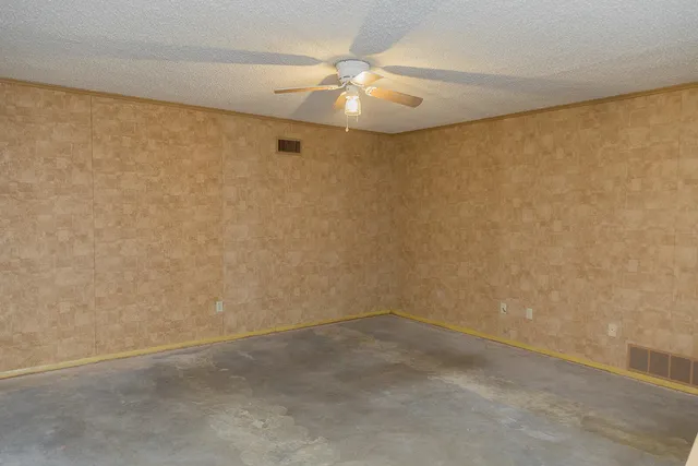 $225,000 | 1311 Holliday, Plainview, TX 79072