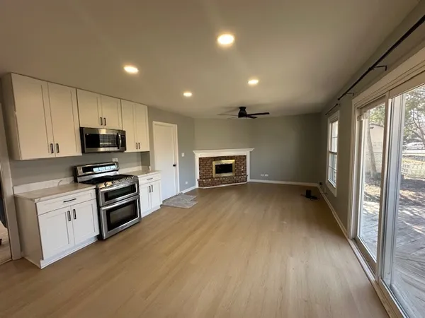 $3,100 | 7893 Ramsgate Circle North, Hanover Park, IL 60133