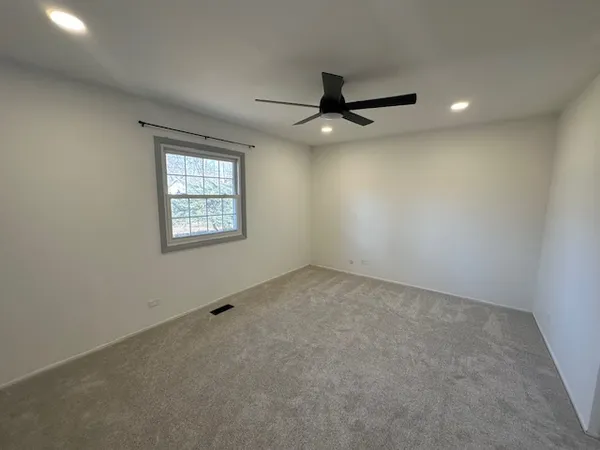 $3,100 | 7893 Ramsgate Circle North, Hanover Park, IL 60133