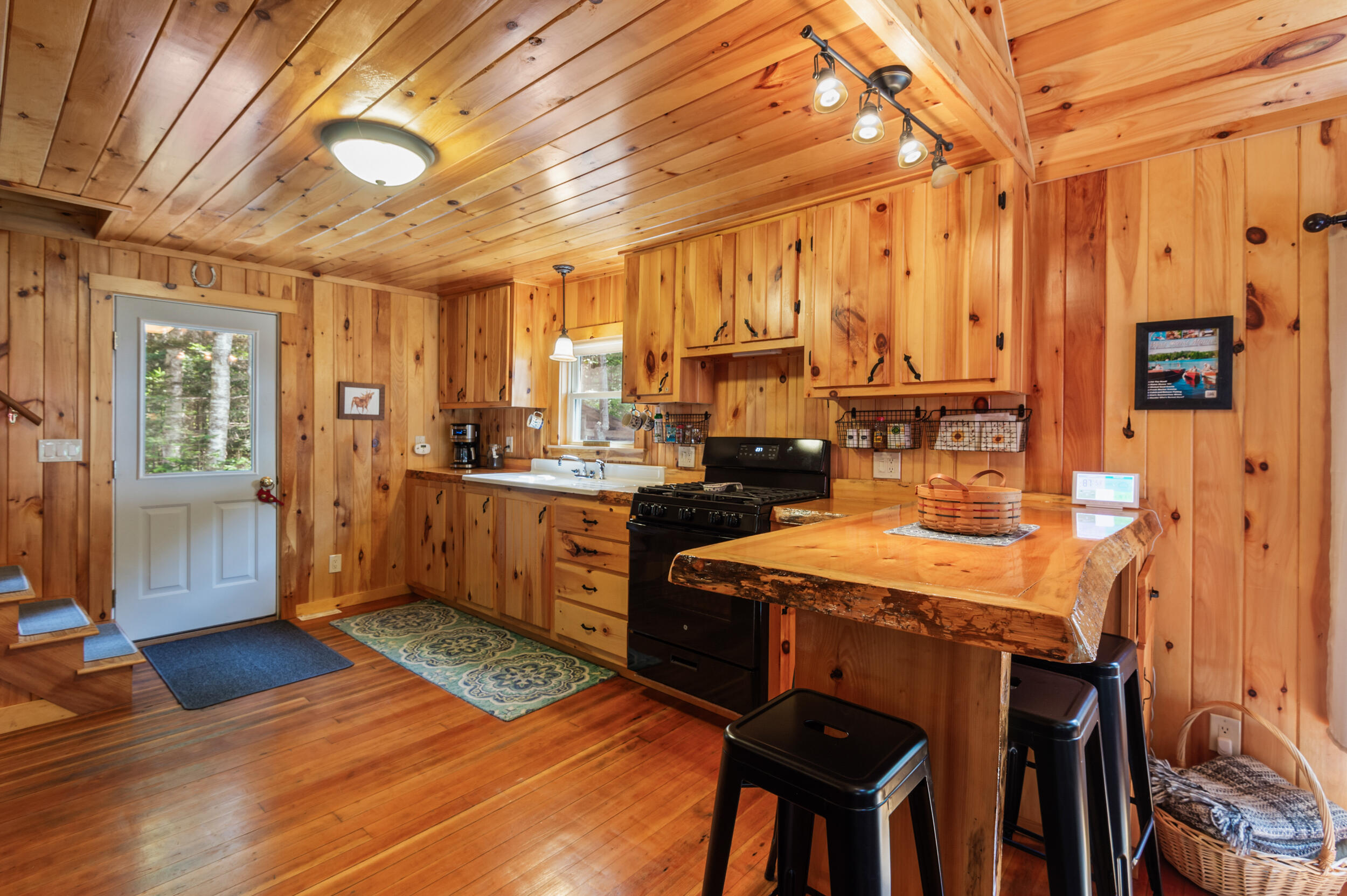 182 Bemis Road Oquossoc, ME 04964 - Photo 13 of 21 _JRV2038