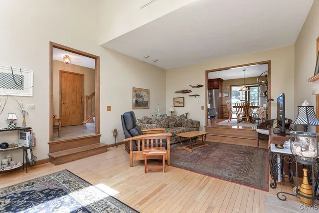 $402,000 | 6302 Yulewood Circle, Cicero, NY 13039