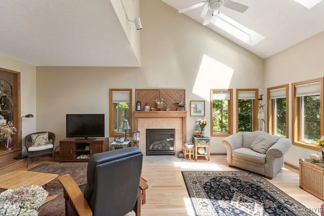 $402,000 | 6302 Yulewood Circle, Cicero, NY 13039