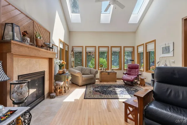 $402,000 | 6302 Yulewood Circle, Cicero, NY 13039