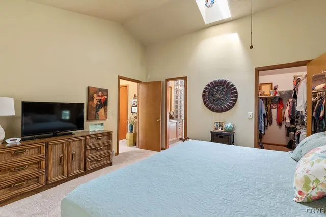 $402,000 | 6302 Yulewood Circle, Cicero, NY 13039