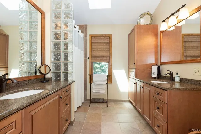 $402,000 | 6302 Yulewood Circle, Cicero, NY 13039