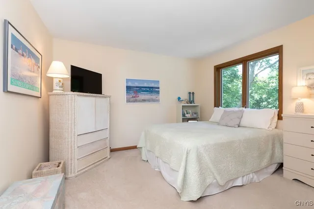 $402,000 | 6302 Yulewood Circle, Cicero, NY 13039