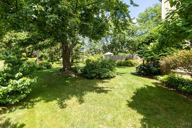 $402,000 | 6302 Yulewood Circle, Cicero, NY 13039