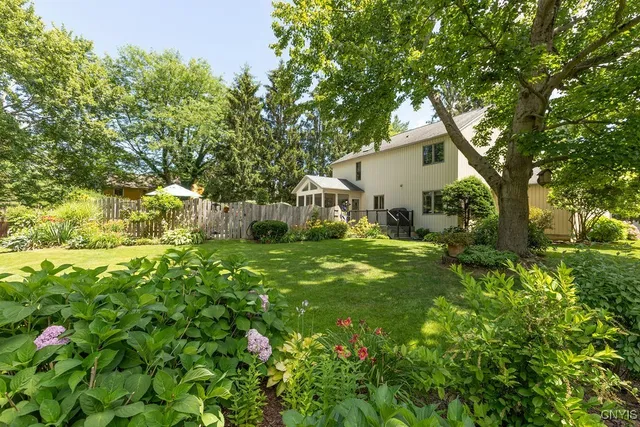 $402,000 | 6302 Yulewood Circle, Cicero, NY 13039