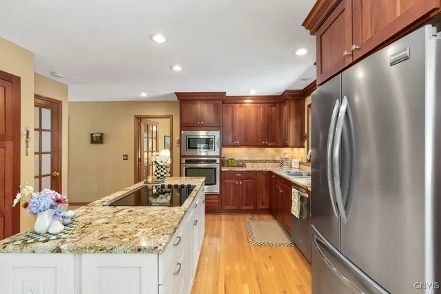 $402,000 | 6302 Yulewood Circle, Cicero, NY 13039