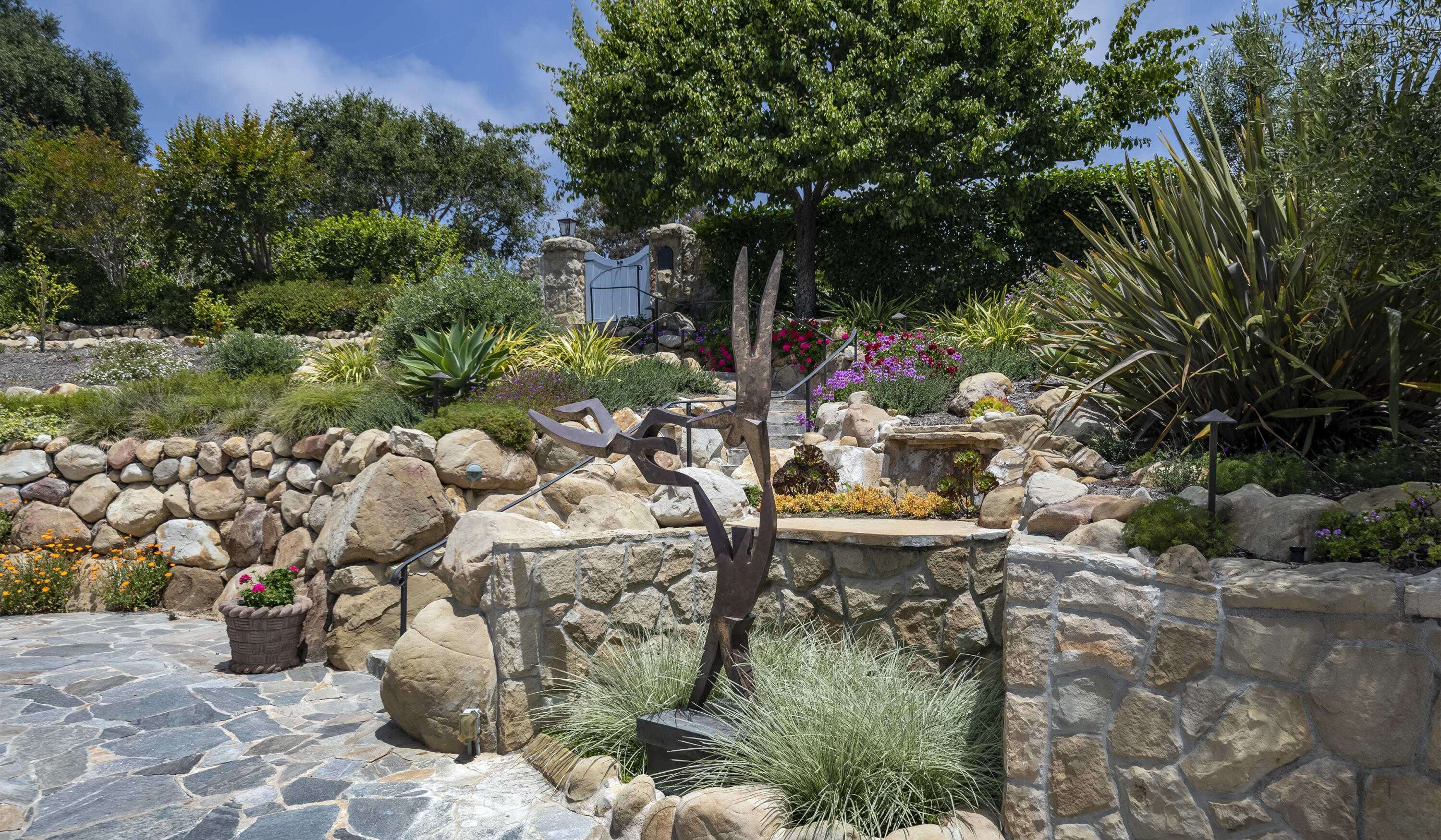129 Rametto Road Santa Barbara, CA 93108 - Photo 4 of 34 R3