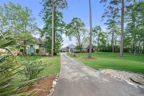 $1,100,000 | 18706 Grand Harbor Point, Montgomery, TX 77356