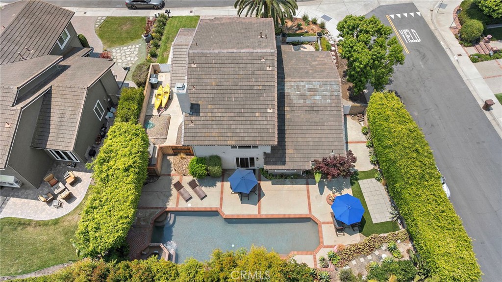 522 Calle Cuadra San Clemente, CA 92673 - Photo 31 of 37 a view of a swimming pool with sitting area