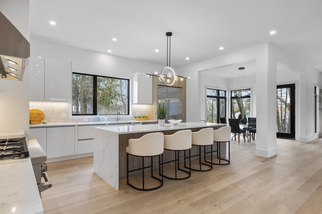 4 Revere Street Lexington, MA 02421 - Photo 3 of 39