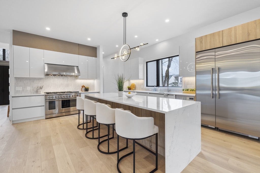 4 Revere Street Lexington, MA 02421 - Photo 5 of 39