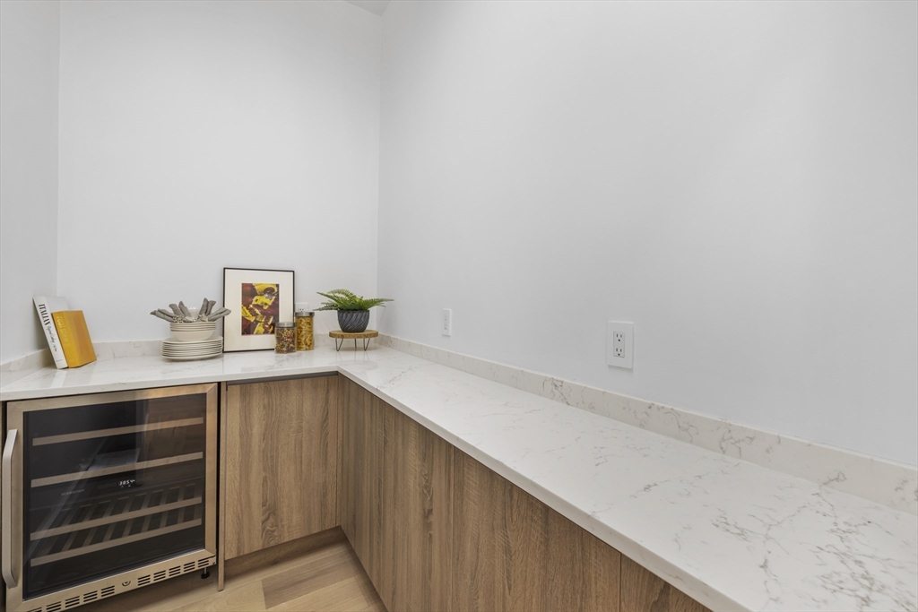 4 Revere Street Lexington, MA 02421 - Photo 9 of 39