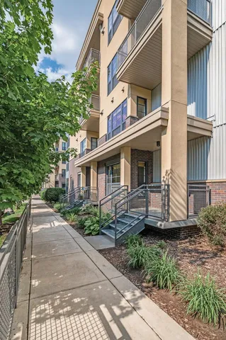 $299,900 | 820 Emerald Street Southeast, Unit 110, St. Paul, MN 55114