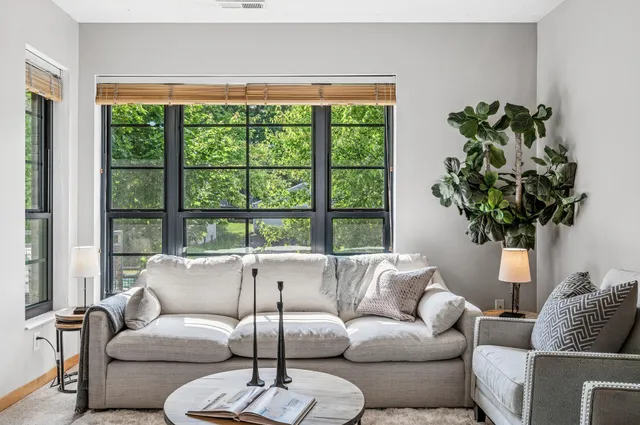 $299,900 | 820 Emerald Street Southeast, Unit 110, St. Paul, MN 55114