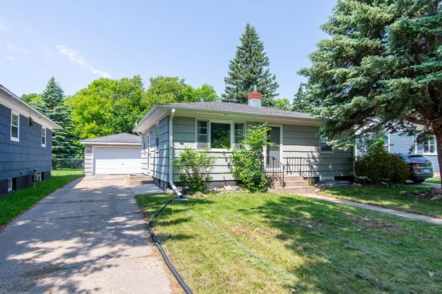 $204,900 | 419 18th Street South, Moorhead, MN 56560