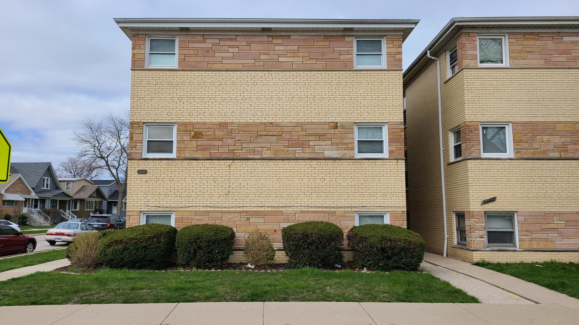 3146 Ridgeland Avenue, Unit 3W Berwyn, IL 60402 - Photo 2 of 16 a view of a house with a garden
