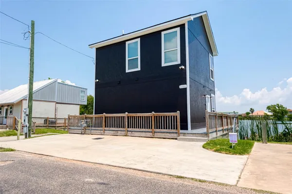 $315,000 | 2730 Avenue D, San Leon, TX 77539