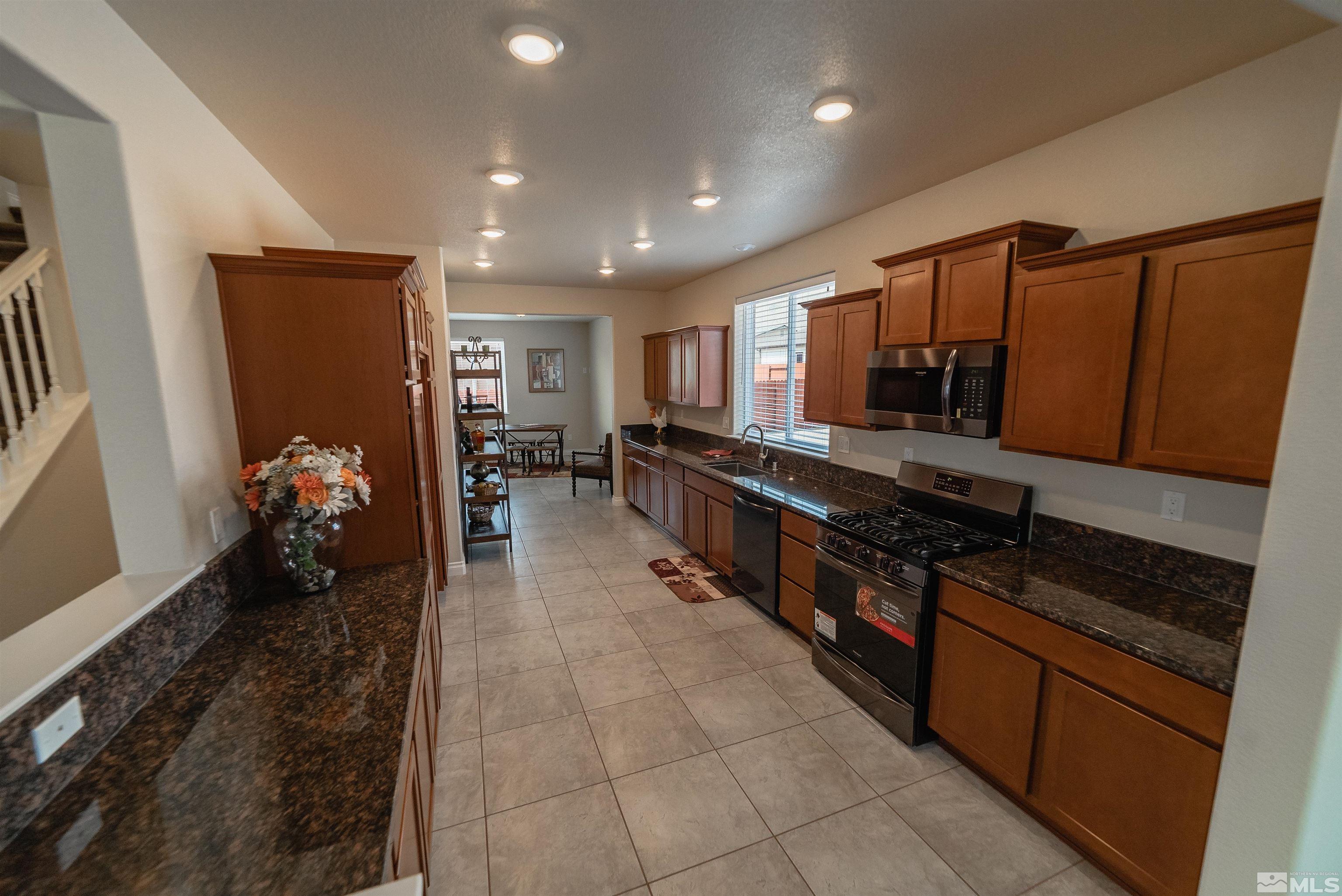 18605 Juneberry Court Reno, NV 89508 - Photo 7 of 15 Photo 7