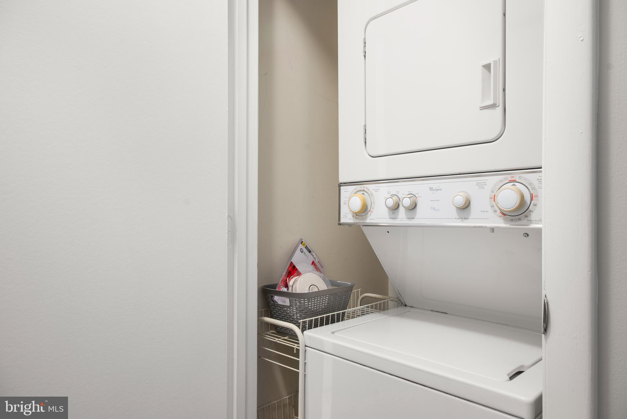 10 L Amberstone Court, Unit L Annapolis, MD 21403 - Photo 7 of 25 a utility room with dryer and washer