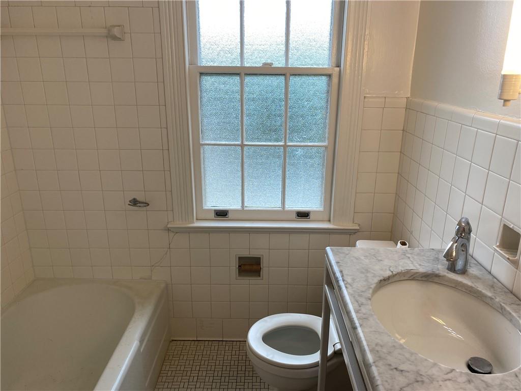 5404 St Charles Avenue, Unit F New Orleans, LA 70115 - Photo 11 of 12