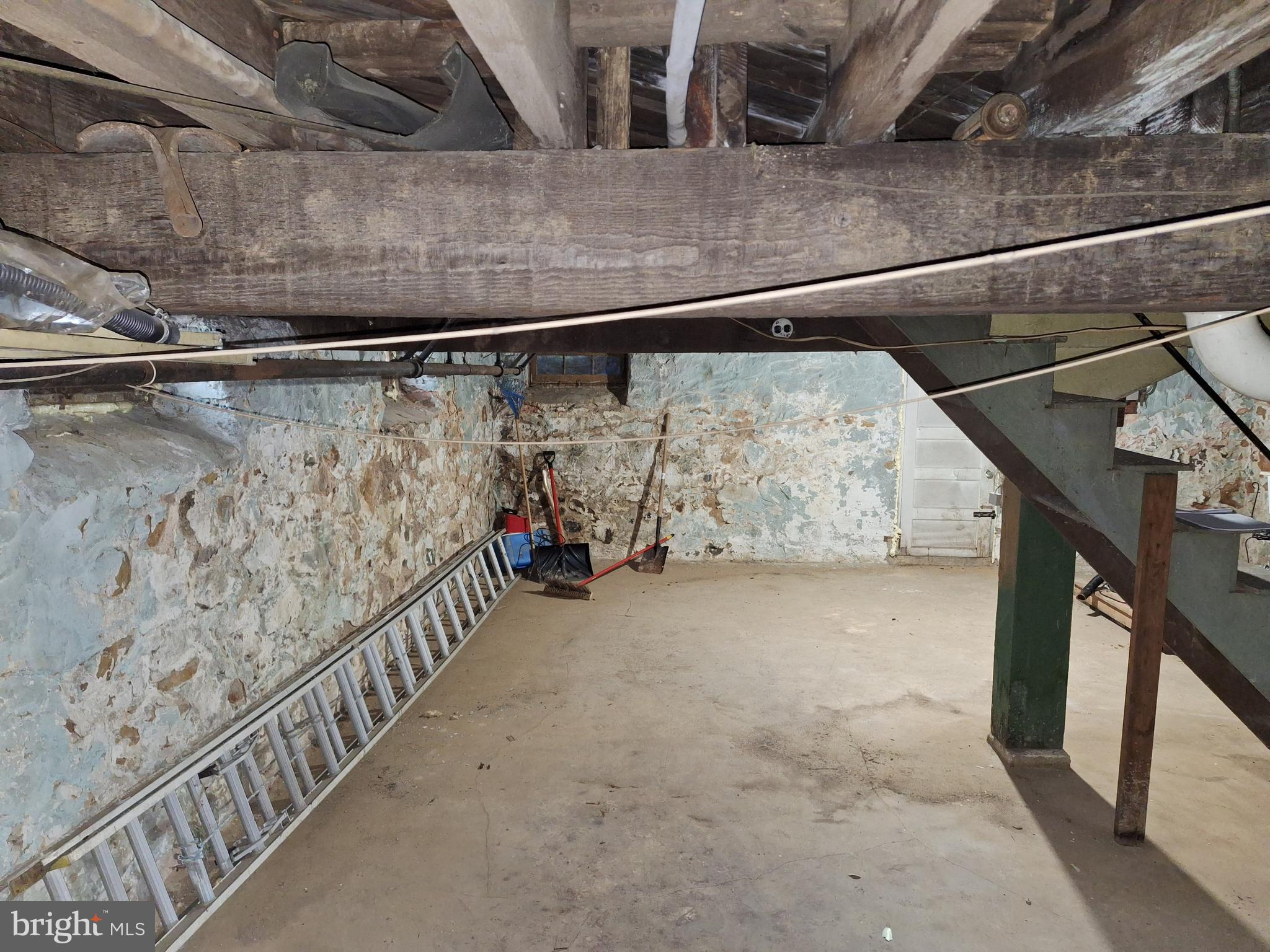 3803 Cedardale Road Baltimore, MD 21215 - Photo 48 of 56 a view of entryway