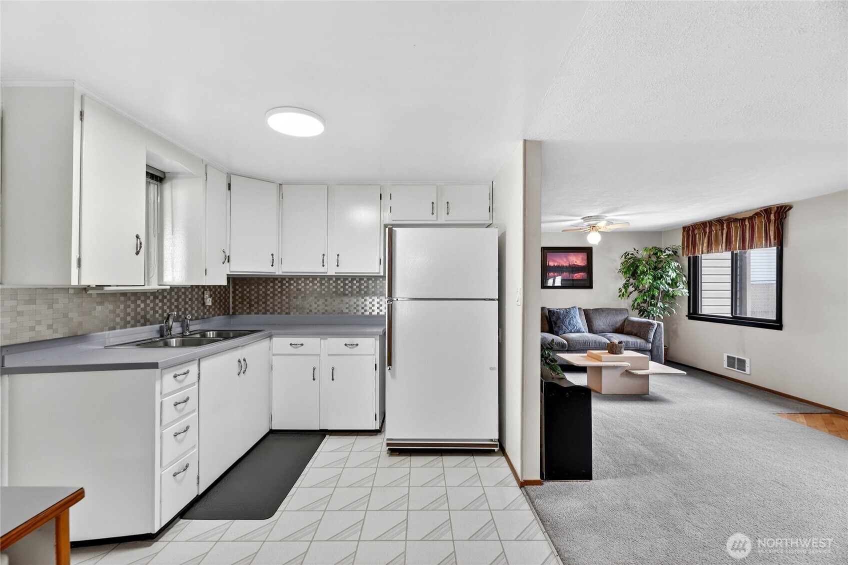 17830 116th Avenue Southeast Renton, WA 98058 - Photo 10 of 28