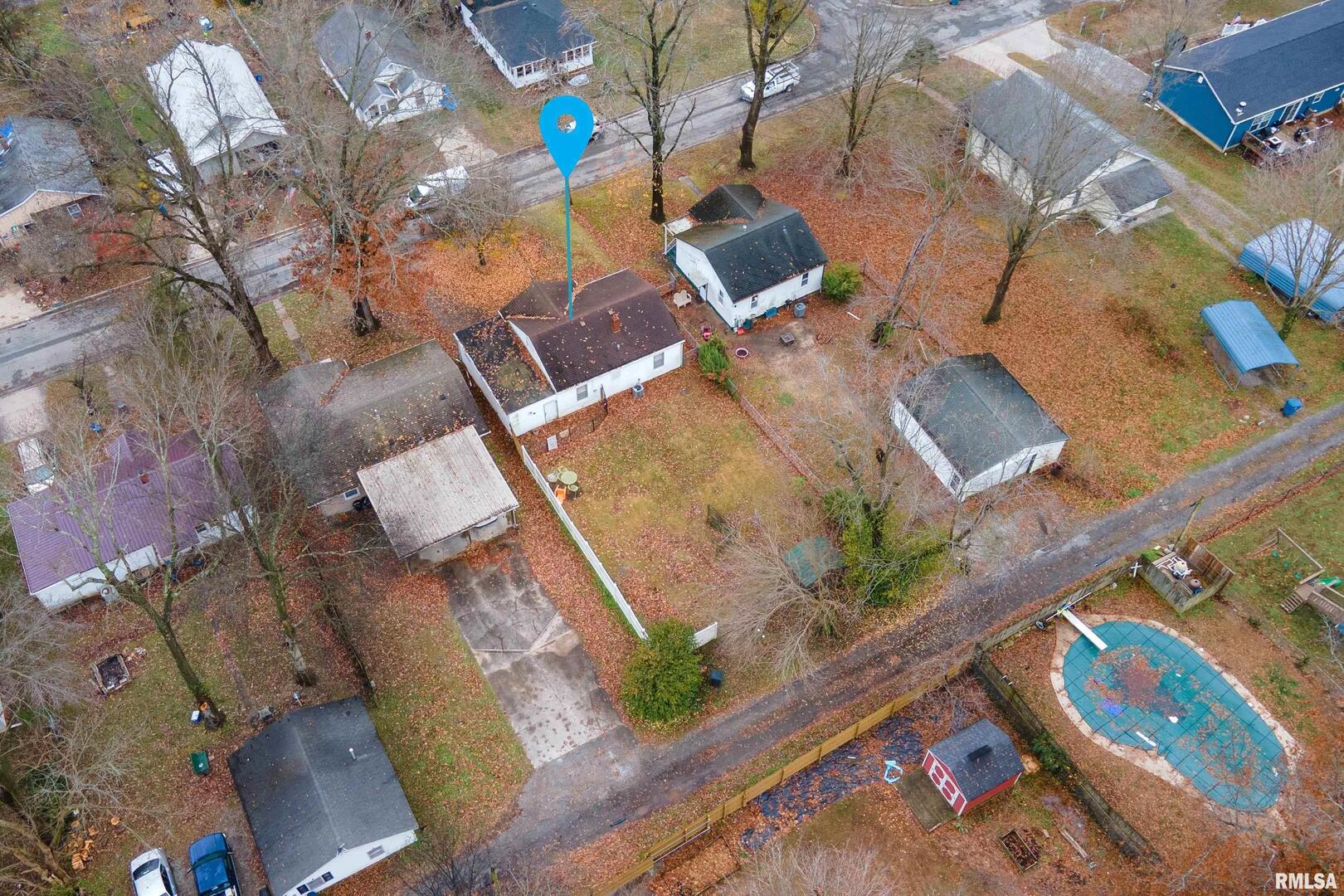 2320 McCord Street Murphysboro, IL 62966 - Photo 25 of 27 an aerial view of a house with a yard