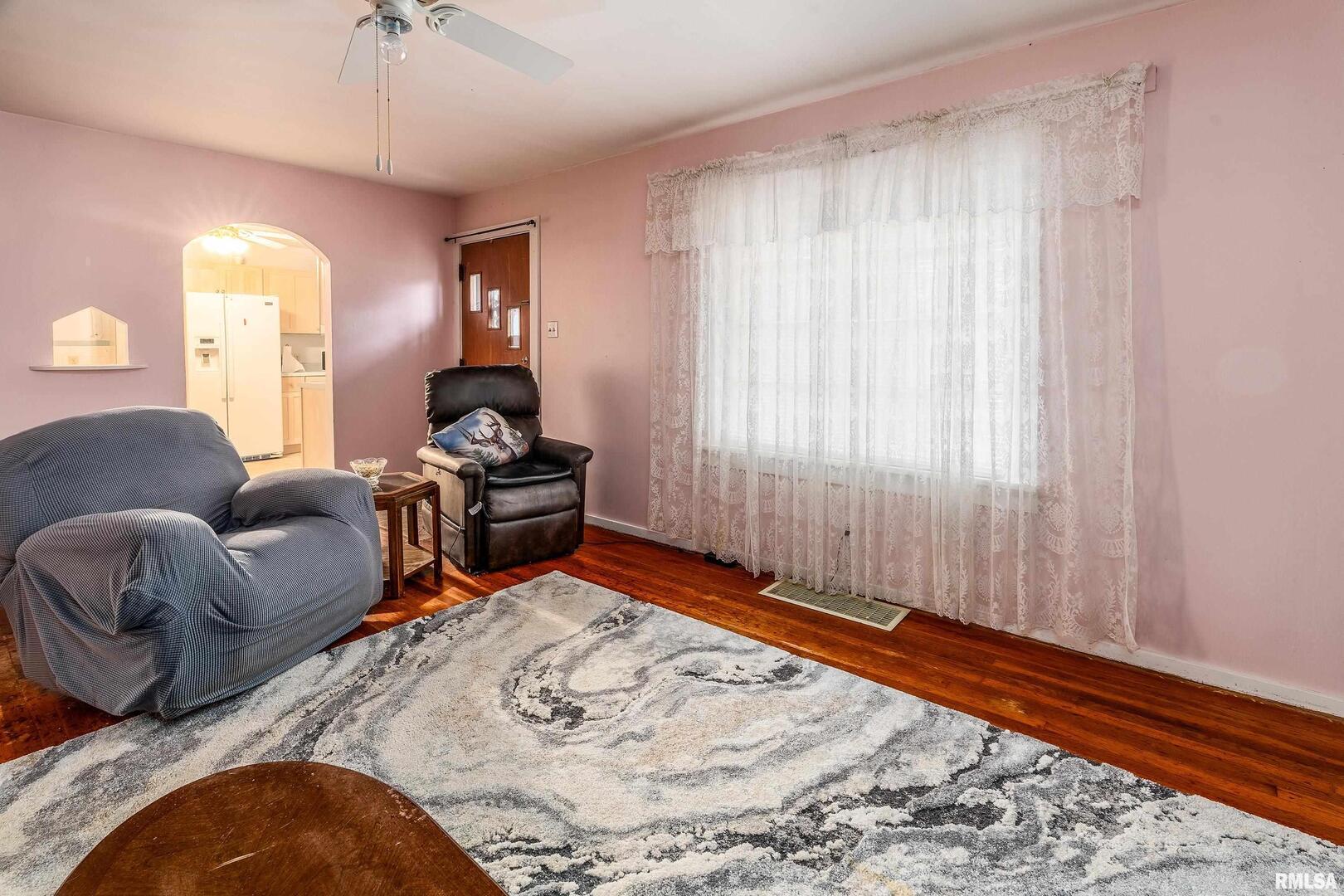 2320 McCord Street Murphysboro, IL 62966 - Photo 6 of 27 a bedroom with furniture and a window