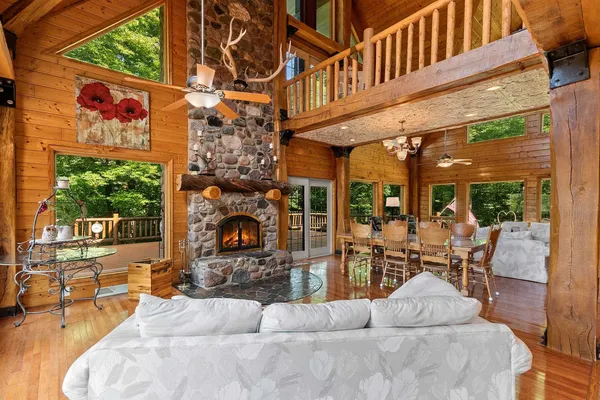 $1,100,000 | W8310 Meyer Lane, Crivitz, WI 54114
