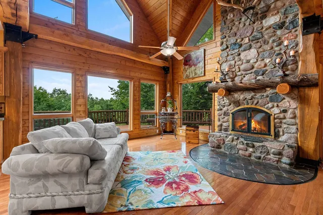 $1,100,000 | W8310 Meyer Lane, Crivitz, WI 54114