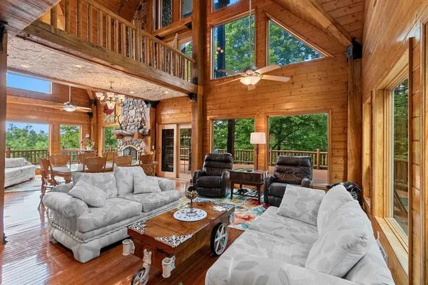 $1,100,000 | W8310 Meyer Lane, Crivitz, WI 54114
