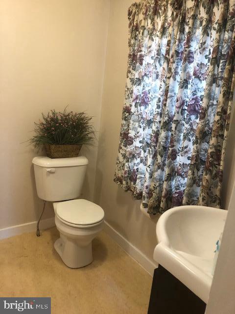 5108 Harney Road Taneytown, MD 21787 - Photo 24 of 68 Main level full bath