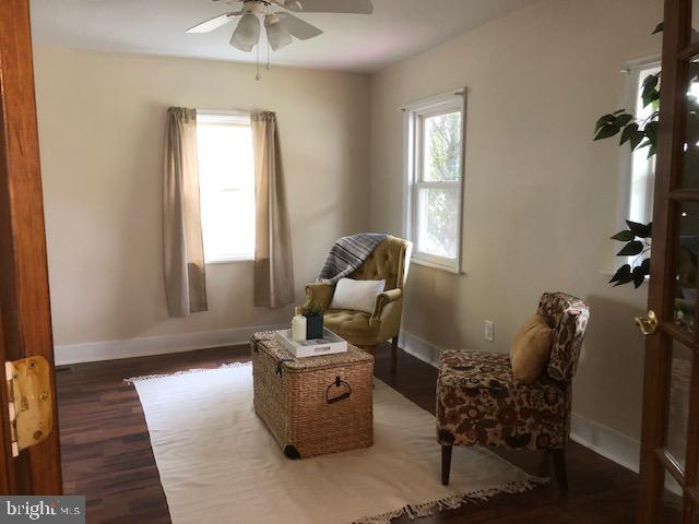 5108 Harney Road Taneytown, MD 21787 - Photo 10 of 68 Living room