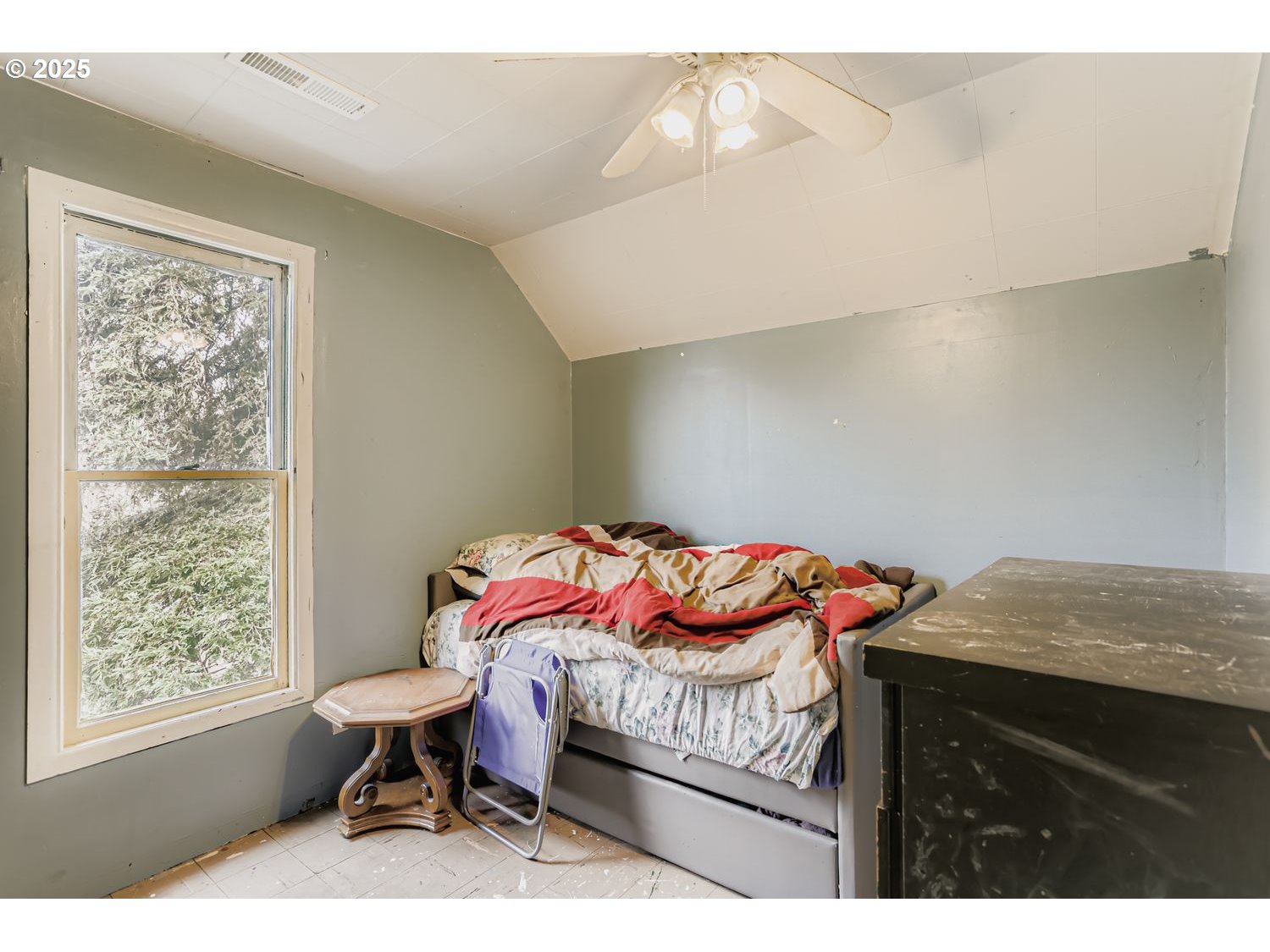 845 Southwest Blaine Street McMinnville, OR 97128 - Photo 23 of 28 a bedroom with a bed and a window