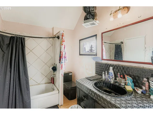 $450,000 | 845 Southwest Blaine Street, McMinnville, OR 97128