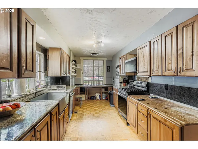 $450,000 | 845 Southwest Blaine Street, McMinnville, OR 97128