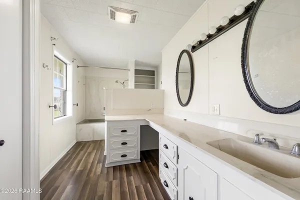 $299,000 | 1422 East Maple Avenue, Eunice, LA 70535